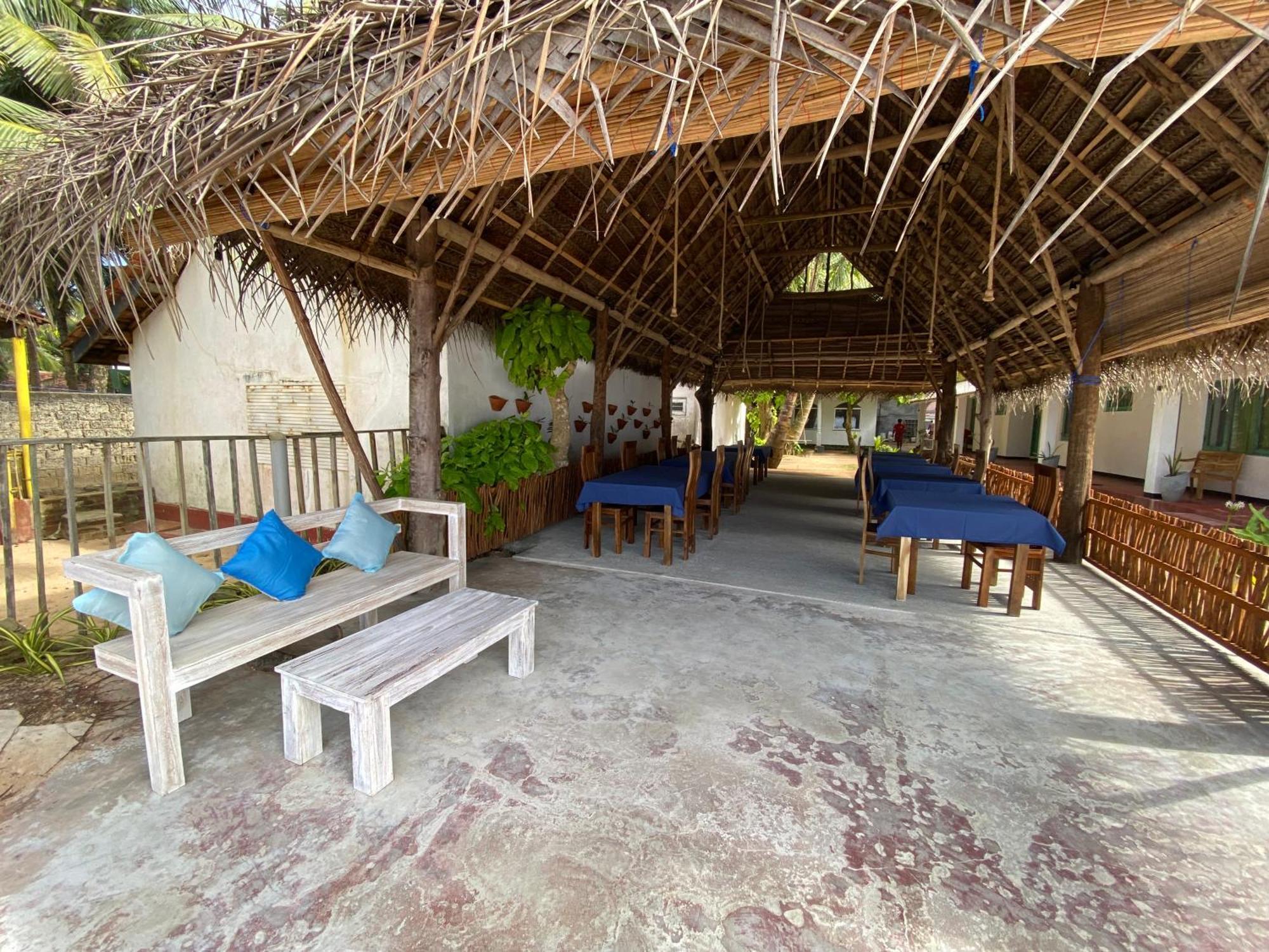 Sapphire Blue Hotel Hikkaduwa Exterior photo